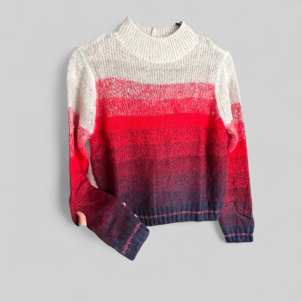 🎁American Eagle Fuzzy Red Ombre Sweater NWT